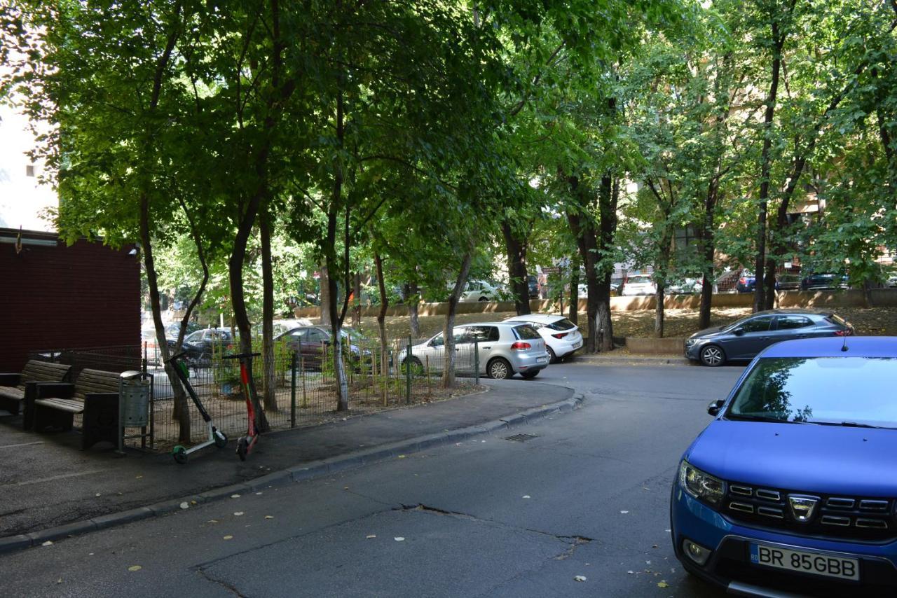 Iulia Studio 9 Bukarest Exterior foto